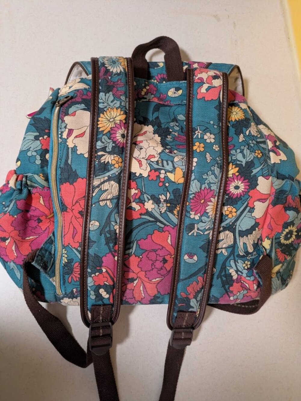Floral Sakroots Drawstring Flap Backpack and Pouch - Picture 2 of 7